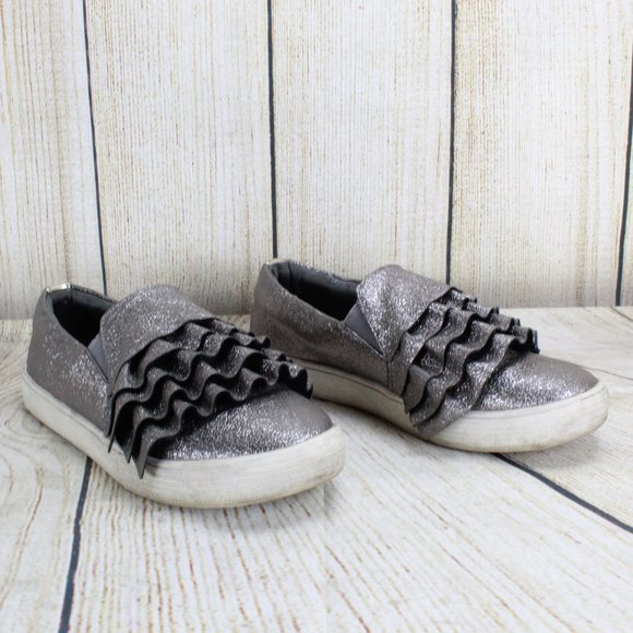 KENNETH COLE Kam Ruffle Pewter Slip-on Shoes Sz 2 - Picture 2 of 9